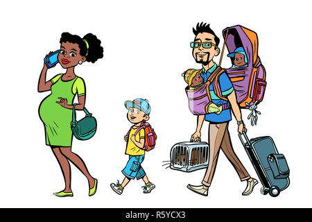 Multi etnico viaggiatori di famiglia, mamma, papà e bambini Foto Stock