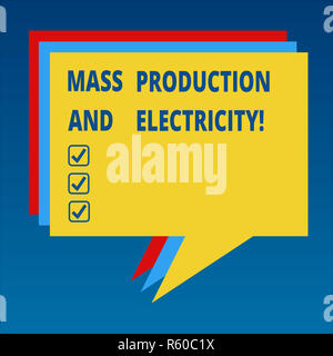 Testo della scrittura a mano la produzione di massa e di energia elettrica. Concetto significato elettrico industriale di alimentazione pila di fumetto discorso diverso colore vuoto Colo Foto Stock