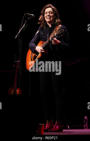 Poughkeepsie NY - novembre 12: Brandi Carlile esegue presentato dalla Bardavon & Radio Woodstock al 1869 Bardavon Opera House di Domenica, Novembre 12, 2017 in Poughkeepsie, NY. (Foto di Steve Mack/S.D. Mack foto) Foto Stock