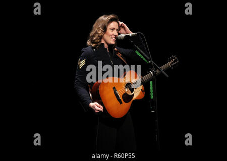 Poughkeepsie NY - novembre 12: Brandi Carlile esegue presentato dalla Bardavon & Radio Woodstock al 1869 Bardavon Opera House di Domenica, Novembre 12, 2017 in Poughkeepsie, NY. (Foto di Steve Mack/S.D. Mack foto) Foto Stock