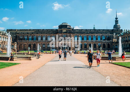 Dresden, Germania - 24 Agosto 2016 : Palazzo Zwinger architettura storica Foto Stock