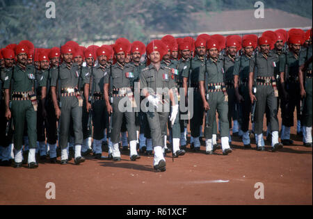 Di polizia di sicurezza facendo parata del giorno del Maharashtra in Delhi India Foto Stock