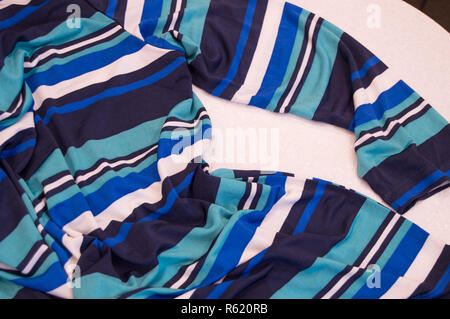 Bella blu moda donna Blusa stripe trend di moda stile nautico Foto Stock