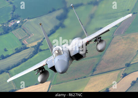 United States Air Force (USAF) McDonnell Douglas F-15 Eagle in volo. Fotografato a Royal International Air Tattoo (RIAT) Foto Stock