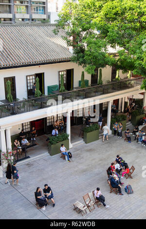 Bar a armeria in Tai Kwun Centro per la salvaguardia del patrimonio culturale e delle arti, Centrale di Hong Kong Foto Stock