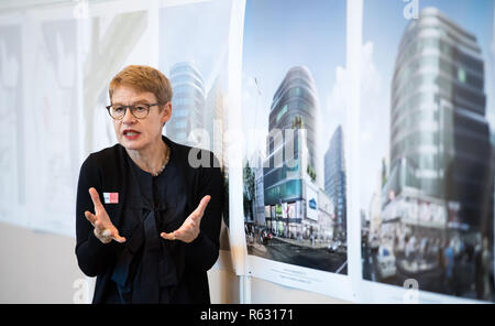 Berlino, Germania. 03 Dic, 2018. Palazzo del Senato direttore Regula Lüscher parla alla 72esima sessione della Baukollegium Berlino circa la possibile progettazione della facciata del Ku'damm angolo. Credito: Bernd von Jutrczenka/dpa/Alamy Live News Foto Stock