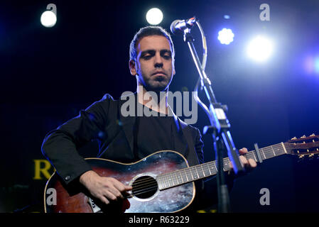 Roma, Italia. 02Dec, 2018. Roma, Largo Venue, diritti verso il futuro la manifestazione di Amnesty International per celebrare il settantesimo anniversario della Dichiarazione dei diritti dell'uomo. Nella foto di Colapesce. Credit: Indipendente Agenzia fotografica/Alamy Live News Foto Stock