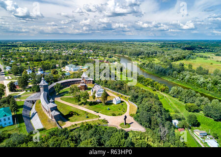 Vista della fortezza Baturyn con il fiume Seym in Ucraina Foto Stock