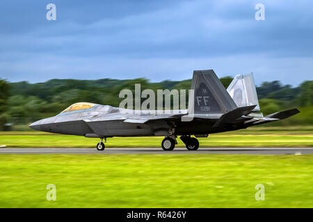 Lockheed Martin F-22 Raptor è una quinta generazione, single-sedile, twin-motore, all-weather tattiche stealth fighter aircraft sviluppato per il Regno St Foto Stock