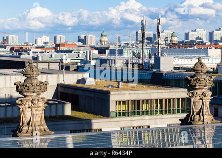 Vista della città di Berlino dal Reichstag Foto Stock