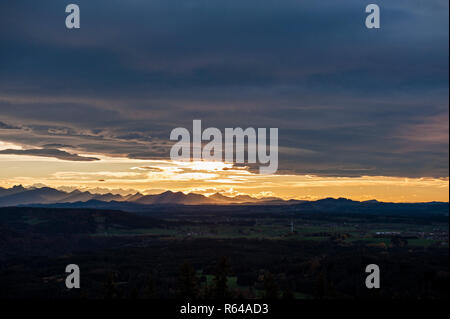 Allgäuer Alpen - Vista dal Hohenpeißenberg Foto Stock