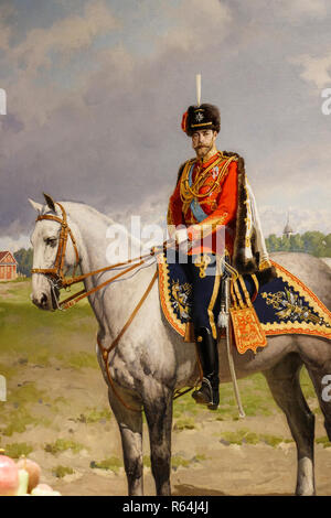 Tsar Nicholas II a cavallo sui motivi di parata del Palazzo di Pavlovsk, San Pietroburgo, Russia. Romanovs a Tsarskoe Selo mostra. Foto Stock