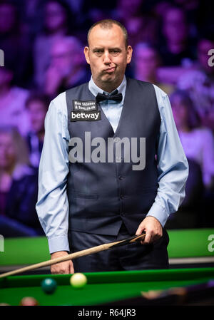 Mark Williams durante il giorno sette del Betway campionato britannico al York Barbican. Foto Stock