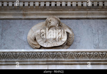 Sibilla libica, rilievo sul portale della Cattedrale di San Lorenzo a Lugano, Svizzera Foto Stock