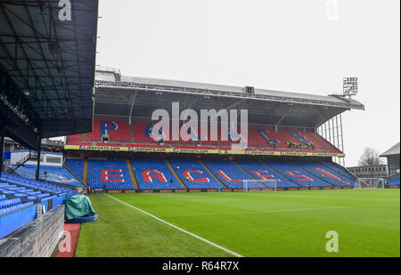 Quiete prima della Premier League match tra Crystal Palace e Burnley a Selhurst Park , Londra , 01 dicembre 2018 solo uso editoriale. No merchandising. Per le immagini di calcio FA e Premier League restrizioni si applicano inc. no internet/utilizzo mobile senza licenza FAPL - per i dettagli contatti Football Dataco Foto Stock