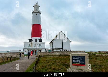 Portland Bill Lighthouse e centro visitatori. Foto Stock