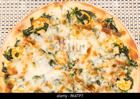 Pizza con gamberetti Foto Stock