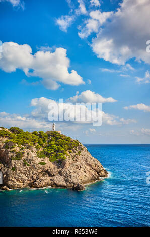 Capdepera faro su un bel giorno, Mallorca, Spagna. Foto Stock