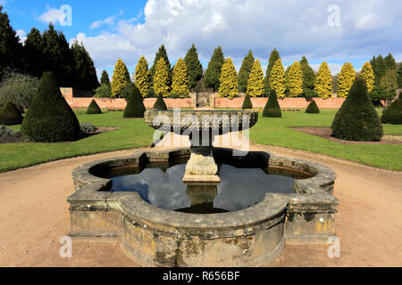 Vista di Newstead Abbey; casa ancestrale di Lord Bryon, Nottinghamshire; Inghilterra; Regno Unito Foto Stock