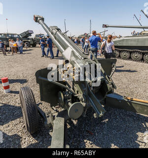 Militare Internazionale forum tecnico esercito-2018. La 120 mm gun/Malta sistema mietitrebbia 2B16 NONA-K Foto Stock