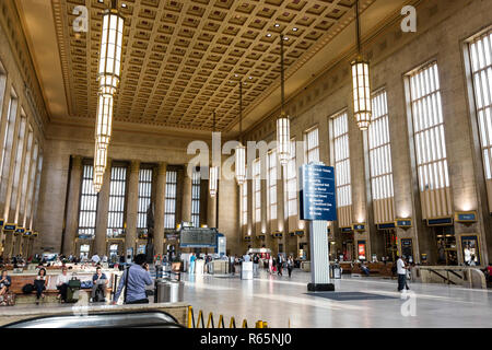 Philadelphia, Pennsylvania. All'interno di 30th Street, una stazione intermodale stazione di transito e di Philadelphia e la principale stazione ferroviaria di proprietà di Amtrak Foto Stock