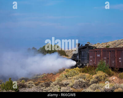453 locomotiva a vapore motore-treno merci consente di vapore, Cumbres & Toltec Scenic Railroad, Antonito, Colorado. Foto Stock