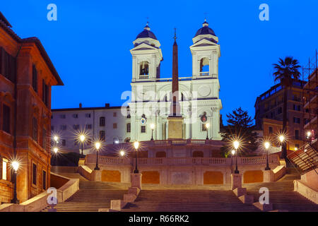 Scalinata di piazza di spagna di notte, Roma, Italia. Foto Stock