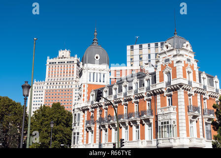 Edifici tipici visto a Madrid,Spagna Foto Stock