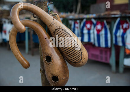 Guayo cubano utilizzato come strumento percusssion in latino la musica cubana. Foto Stock