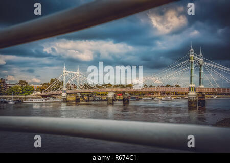 Chelsea Bridge in autunno Foto Stock