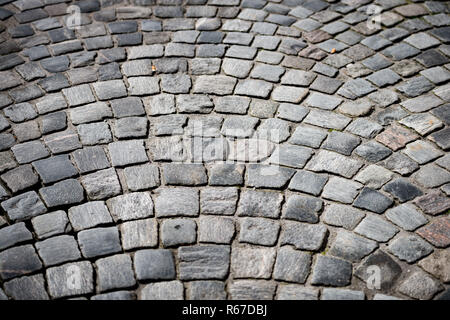 Vecchia strada acciottolata nella città di Europa Foto Stock