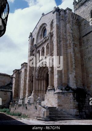 PUERTA DEL OBISPO O PUERTA MERIDIONAL DE LA CATEDRAL DE ZAMORA - SIGLO XII - ROMANICO ESPAÑOL. Posizione: Catedral. Zamora. Spagna. Foto Stock