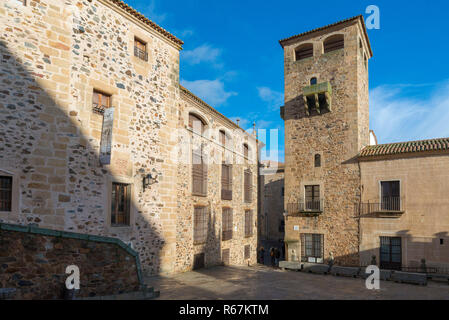 CACERES, Spagna - 25 novembre 2018: Los Golfines de Abajo Palace Foto Stock