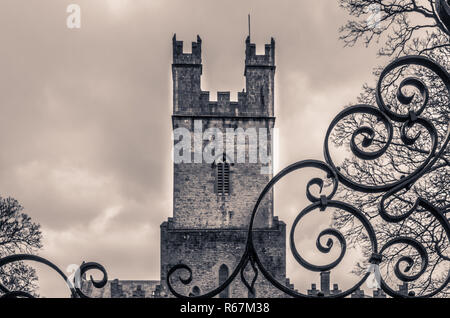 Torre di un vecchio St Mary Cattedrale Foto Stock