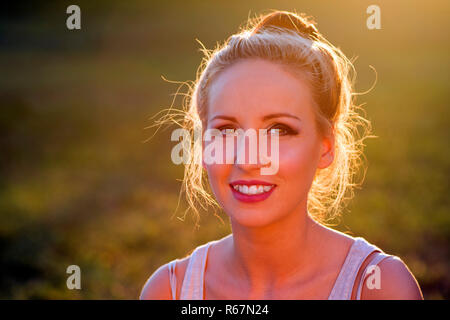 Giovane donna ritratto Foto Stock