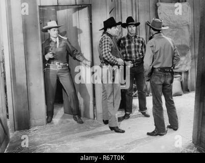 Passeggiate a cavallo nel Nevada 1942 Columbia Pictures Film con Charles Starrett a sinistra Foto Stock