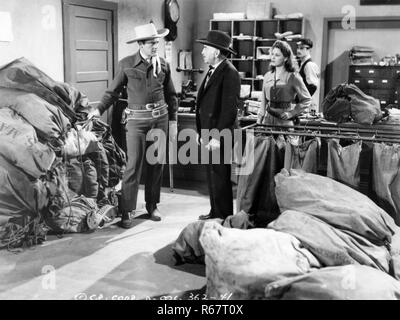 Passeggiate a cavallo nel Nevada 1942 Columbia Pictures Film con Charles Starrett a sinistra Foto Stock