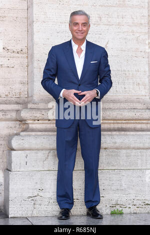 Foto Mario cartelli/LaPresse04-12-2018 Roma, Italia SpettacoloPhotocall del film &#x201c;Natale a 5 stelle&#x201d; al cinema Lo spazio ModernoNella foto: Massimo GhiniPhoto Mario cartelli/LaPresseDecember 04th, 2018 Roma, ItalyEntertainementCast parteciperà al &#x201c;Natale a 5 stelle&#x201d; movie photocall presso lo Spazio moderno cinemaIn foto: Massimo Ghini Foto Stock