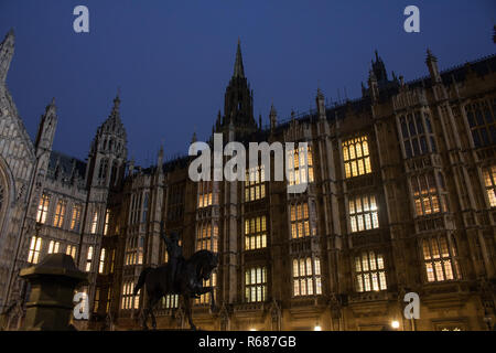 Londra REGNO UNITO. Il 4 dicembre 2018. I membri del Parlamento iniziare a discutere in House of Commons camera sul Brexit trattativa in un momento cruciale di settimana prima la significativa si vota in 11 dicembre per accettare o rifiutare il contratto Brexit Credito: amer ghazzal/Alamy Live News Foto Stock