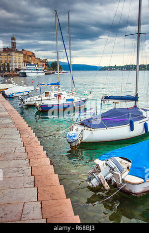 Porto nuovo a limone - Lago di Garda - Garda Trentino Foto Stock