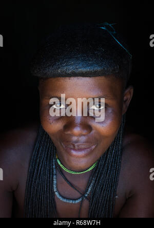 Tribù Muhakaona donna, Provincia del Cunene, Oncocua, Angola Foto Stock