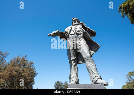 Una statua di bronzo di Sir Henry Parkes, uno dei fondatori della Federazione Australiana a 5 volte NSW Premier e istigatore del Centennial Park, Sydney Foto Stock