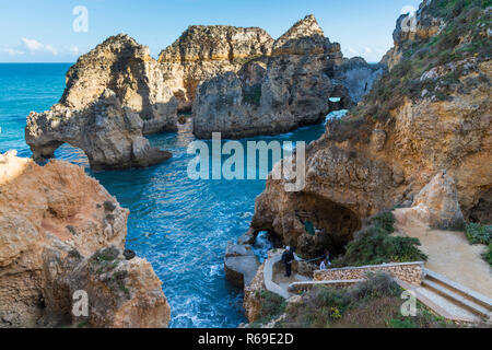 Rock a Ponta da Piedade e scale per le grotte Foto Stock