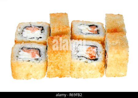 Porzione fritti caldi rotoli di sushi con salmone e formaggio. Isolato su sfondo bianco. Menu. Foto Stock
