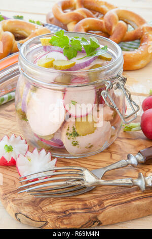 Bavarese Insalata di salsiccia Foto Stock