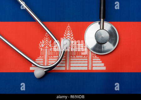 Sulla bandiera della Cambogia è uno stetoscopio. Il concetto di medicina. Foto Stock