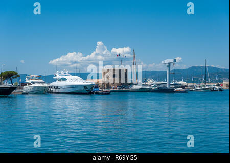 Marina con il Tour du Portalet tower, Saint-Tropez, Var, Provence-Alpes-Côte d'Azur, in Francia, in Europa Foto Stock