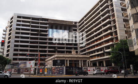 BUENOS AIRES, Argentina - 1 Dicembre 2018: palacio roccatagliata a Coghlan quartiere, Buenos Aires, abbandonato a causa della costruzione di congelare Foto Stock