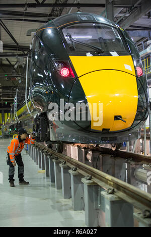 Hitachi polo nord manutenzione ferroviaria per la classe 800 Super Express treni, il deposito è stato precedentemente utilizzato per l'Eurostar della flotta di treni fino al 2007 Foto Stock