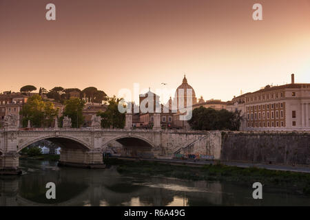 La Basilica di San Pietro, Roma, Italia Foto Stock